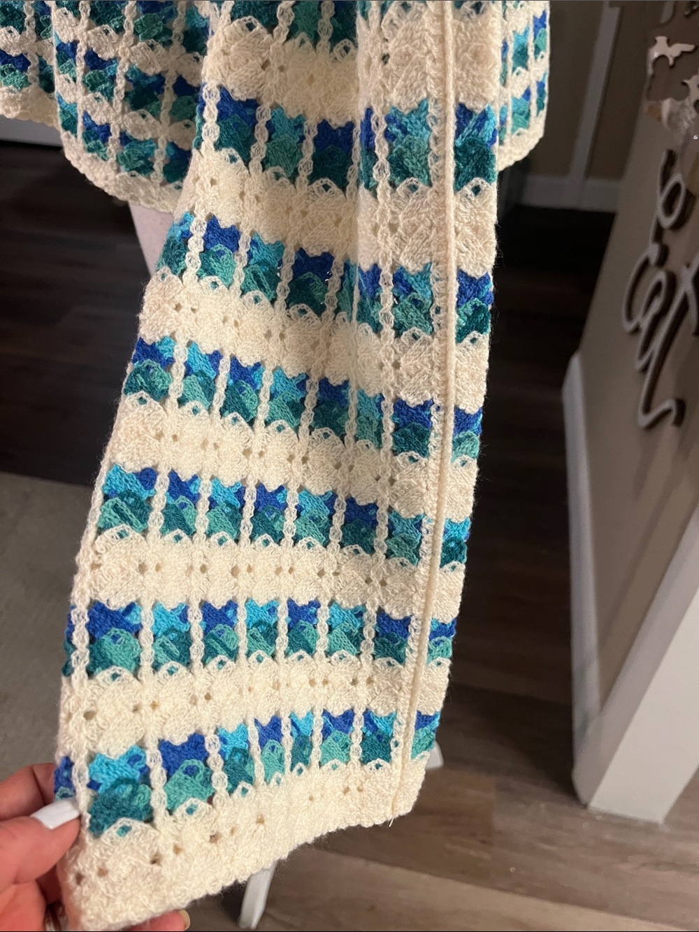 POL Cream and Blue V‑Neck Cropped Cardigan - Picture 6 of 9